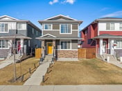 Cozy 5BR Retreat Near Lake & Calgary