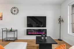 Brand New Modern 3BR Sleeps 8 | Massage Chair