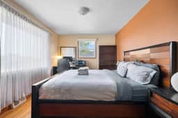 Cozy 2BR Near C-Train & Downtown Calgary & Walmart