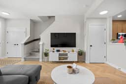 Cozy 3BR Duplex Near Calgary & Banff