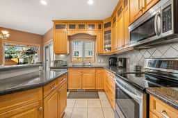 Large 7BR House Close to Beach
