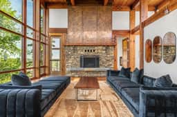 Scotsman's Hill Lounge