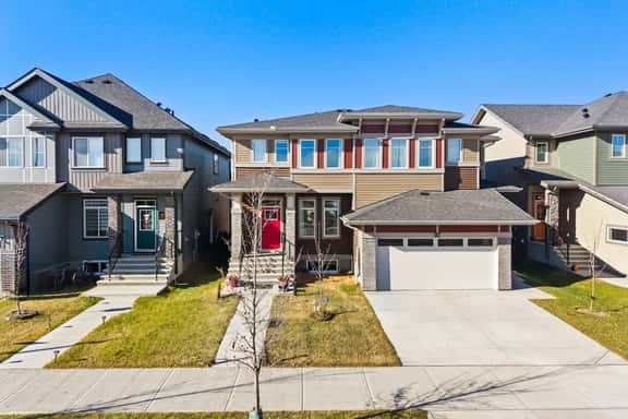Cozy 3BR Duplex Near Calgary & Banff - Image 1