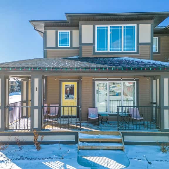 Family-Friendly 3BR: Steps to Rockies Adventures - Image 1