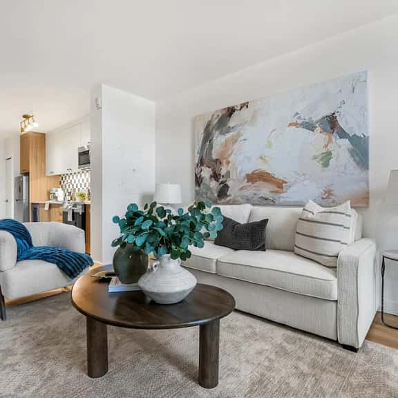 New Designer Kensington studio by park, 15m to DT - Image 1