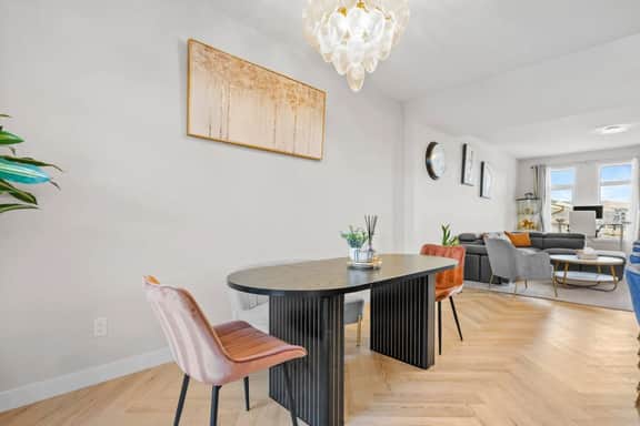Cozy 3BR Duplex Near Calgary & Banff