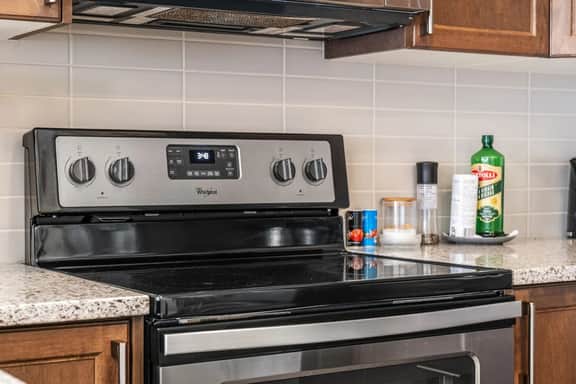Family-Friendly 3BR: Steps to Rockies Adventures