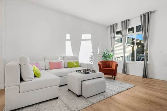New Cozy 3BR Duplex: 15Min DT Calgary, 90Min Banff