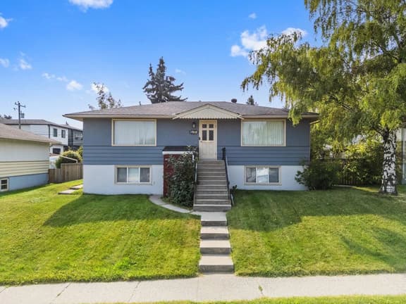Cozy 2BR Near C-Train & Downtown Calgary & Walmart